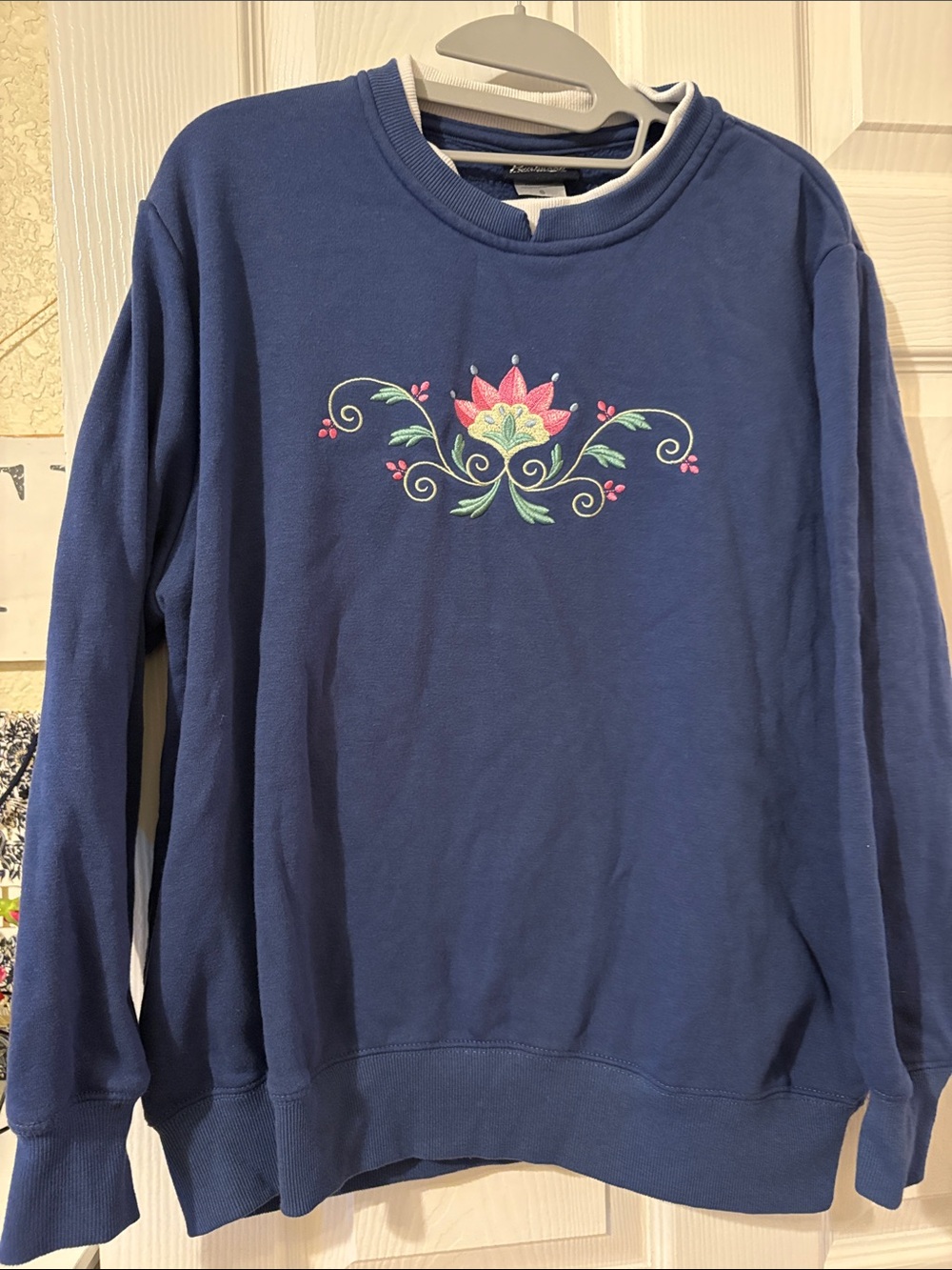 Embroidered Floral Crewneck Sweatshirt - Blue